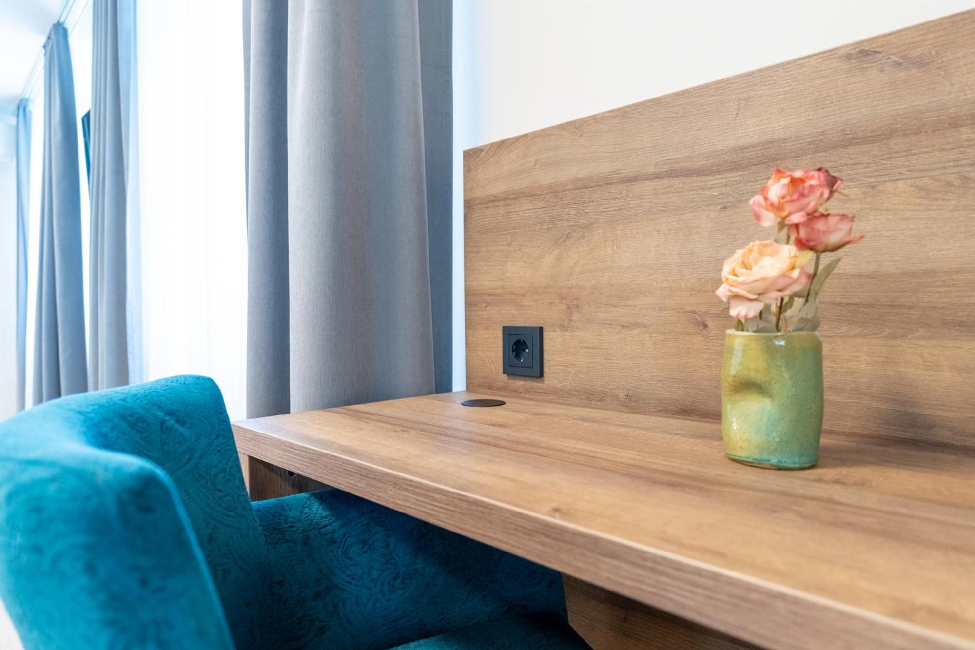 Das Jedermann Boutiquehotel Mit Stadtgarten Salzburg Ruang foto