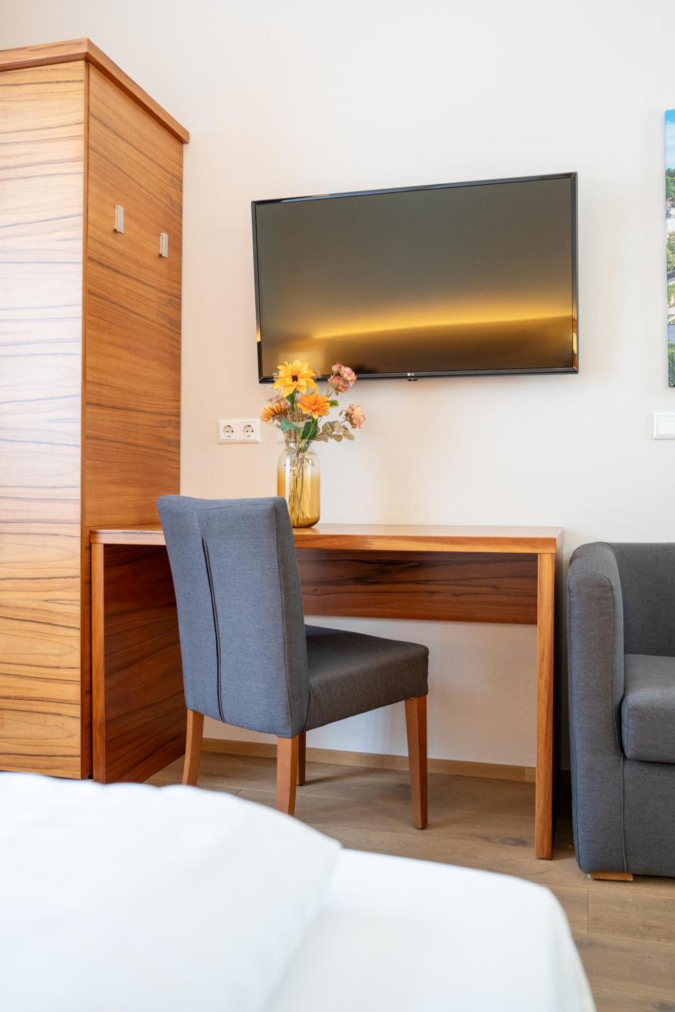 Das Jedermann Boutiquehotel Mit Stadtgarten Salzburg Bagian luar foto