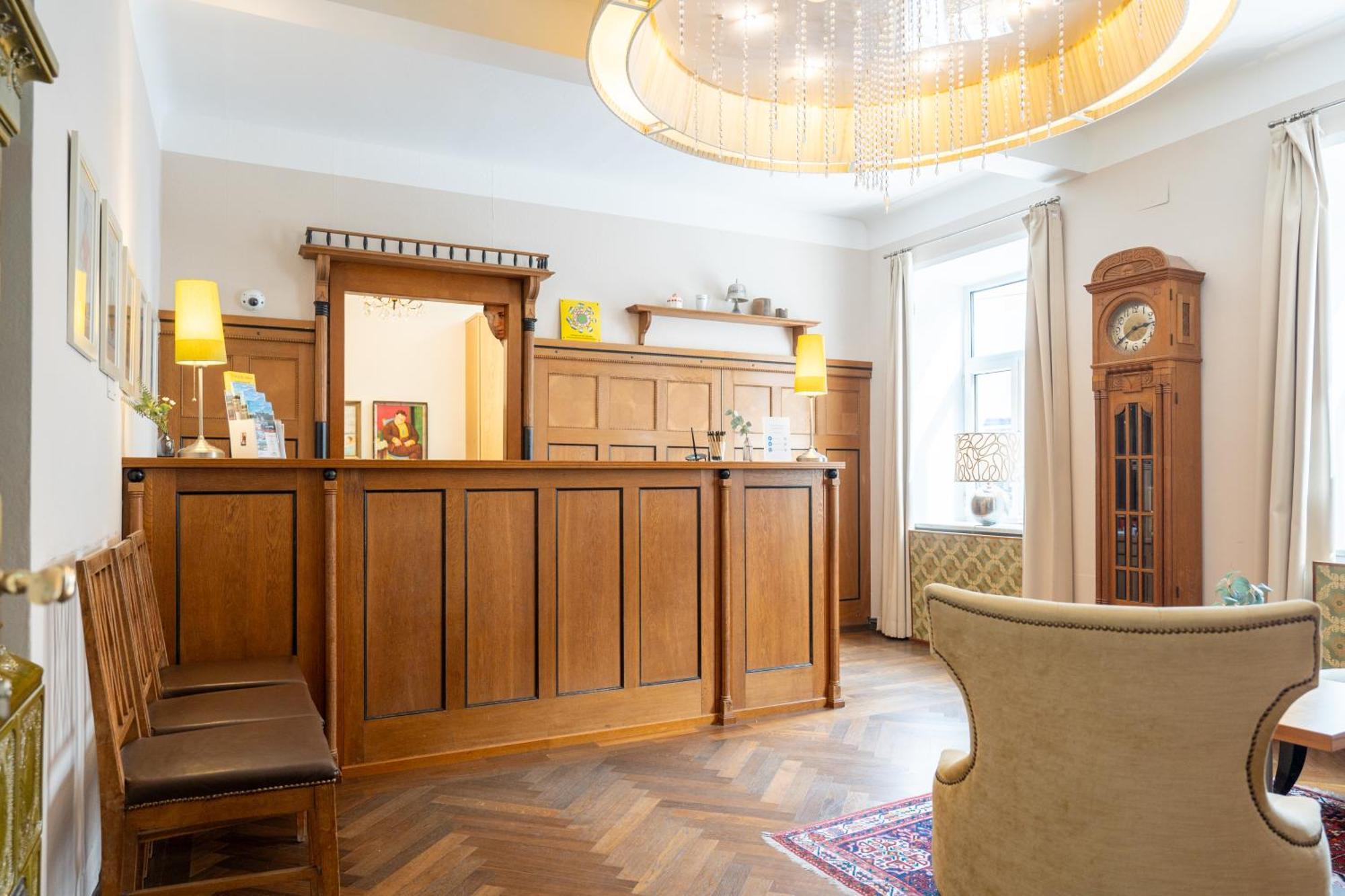 Das Jedermann Boutiquehotel Mit Stadtgarten Salzburg Bagian luar foto