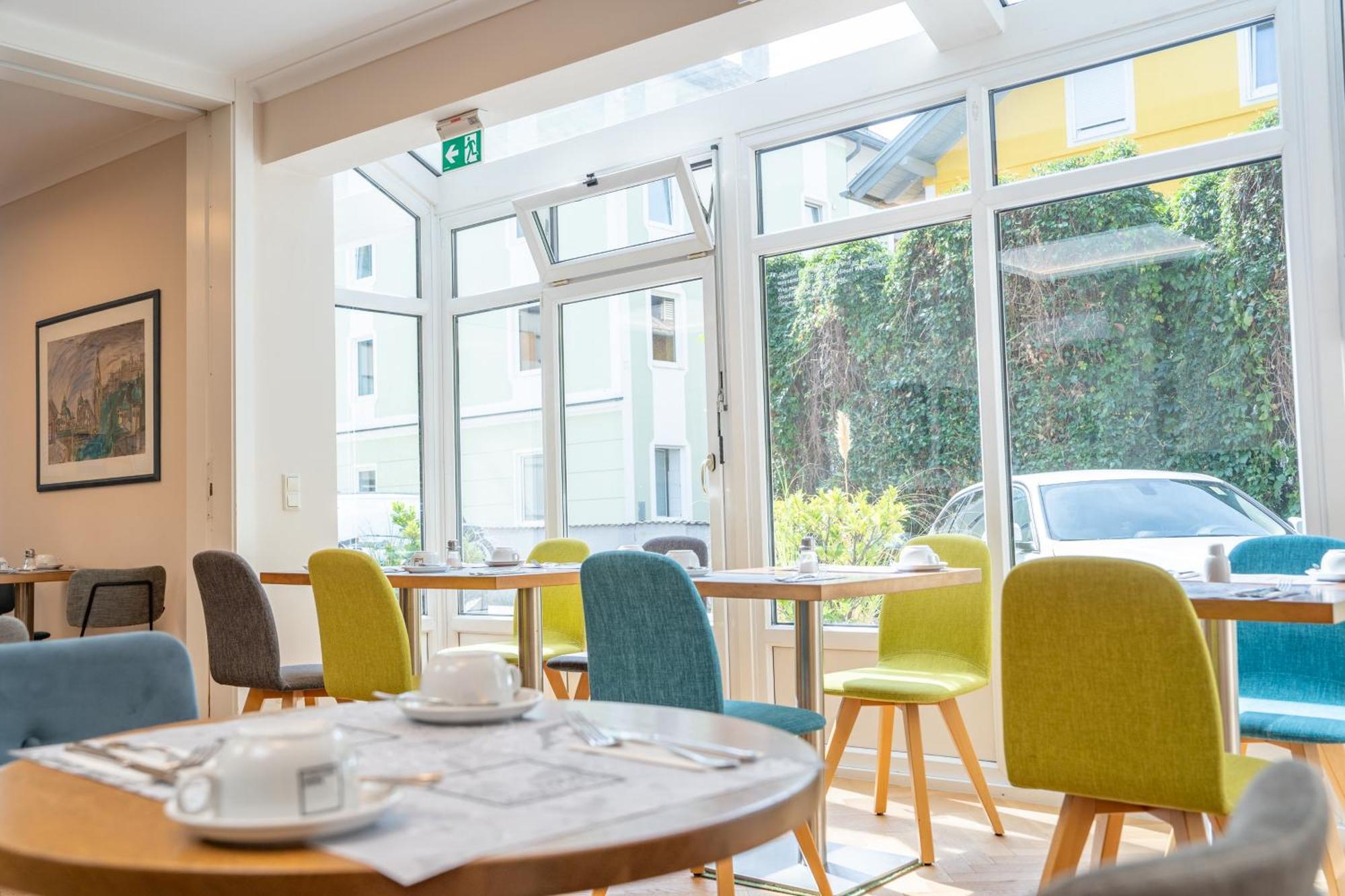 Das Jedermann Boutiquehotel Mit Stadtgarten Salzburg Bagian luar foto